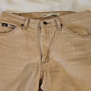 Lee Men's Regular Fit 5 Pocket Button Zip CLosure 33" X 30" Tan